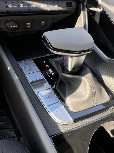 Used 2025 Hyundai Elantra SEL image 23