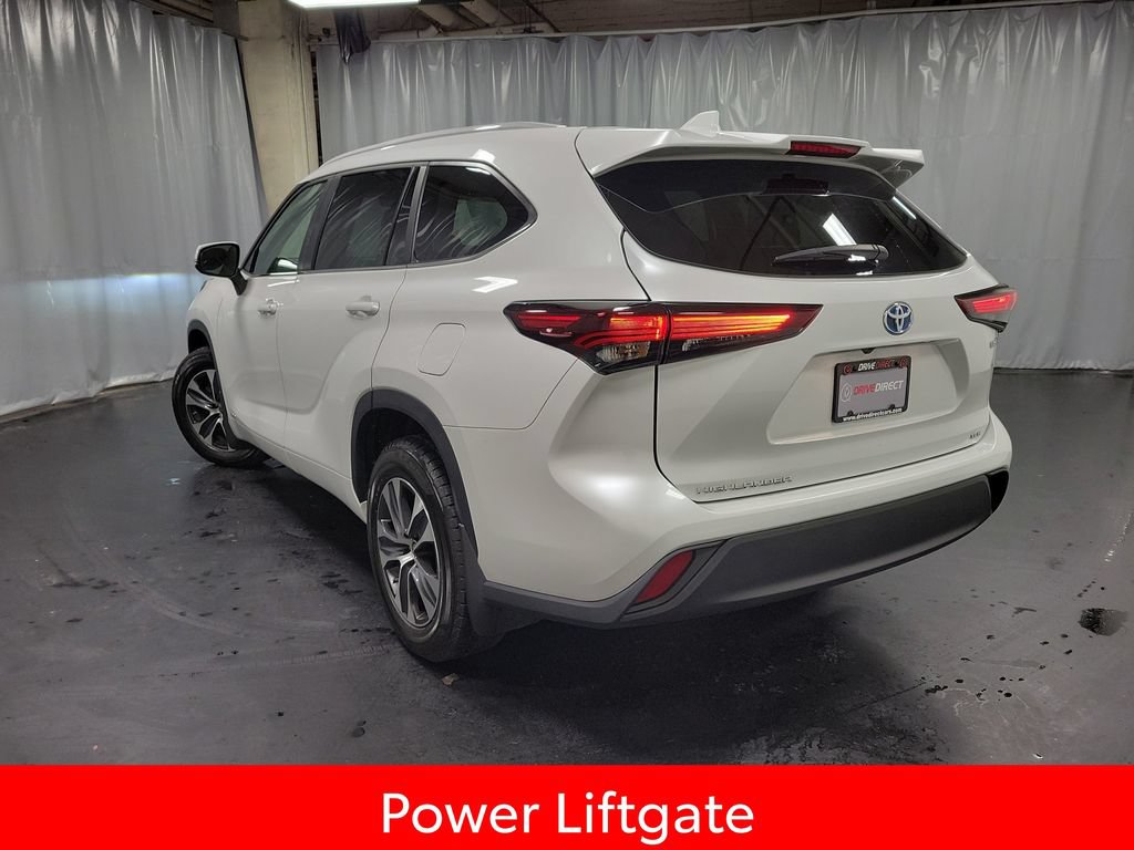 Used 2024 Toyota Highlander XLE AWD/4WD image 6
