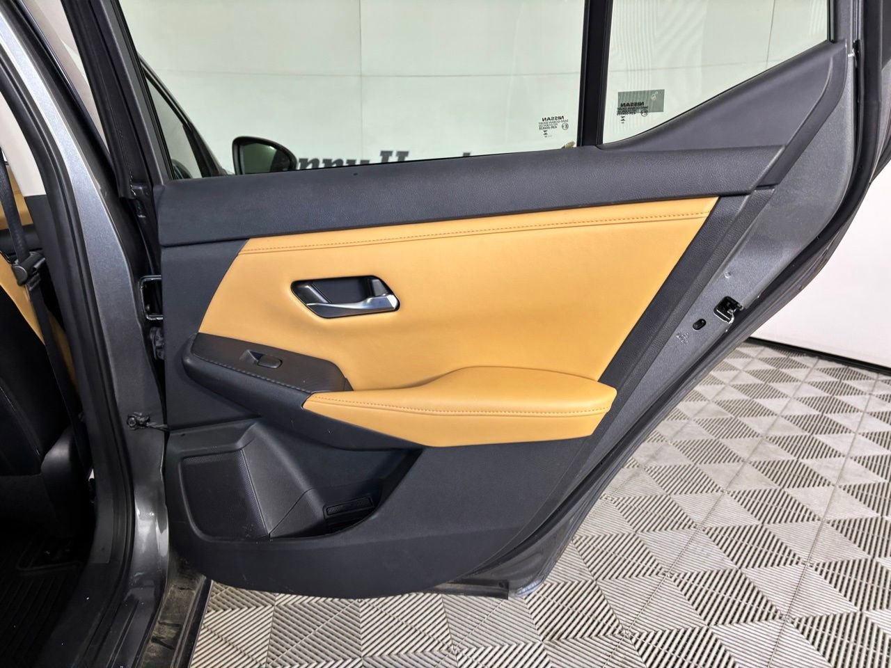 Used 2023 Nissan Sentra SV w/ SV Premium Package image 24