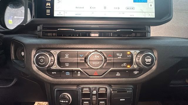 Used 2025 Jeep Wrangler Unlimited Sport S 4xe AWD/4WD image 21