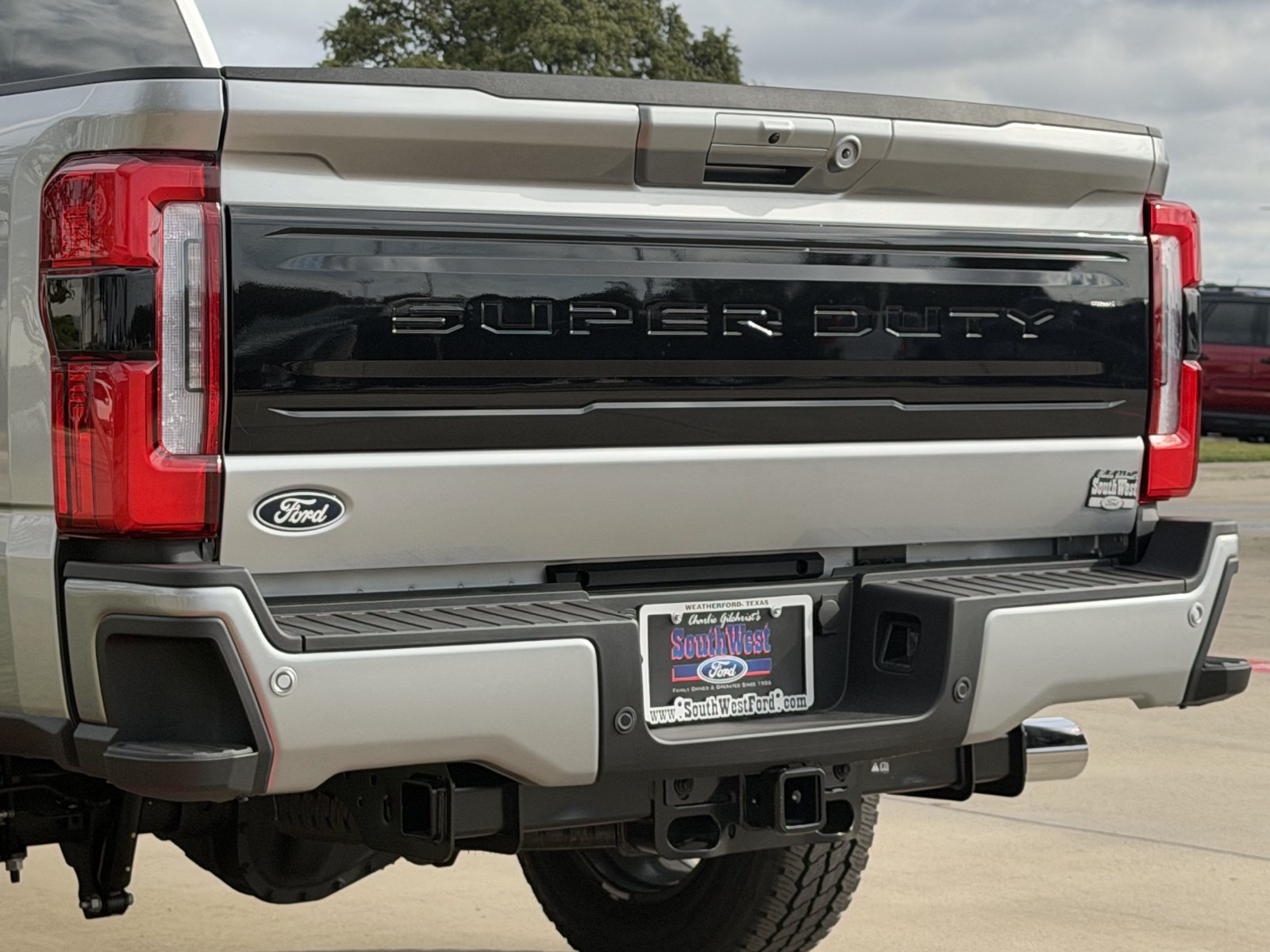 New 2027 Ford F350 Platinum w/ FX4 Off-Road Package AWD/4WD image 7