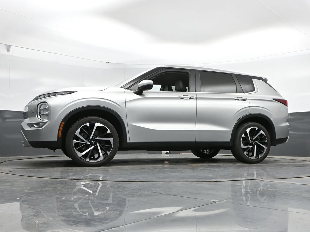 Used 2024 Mitsubishi Outlander SE AWD/4WD image 45