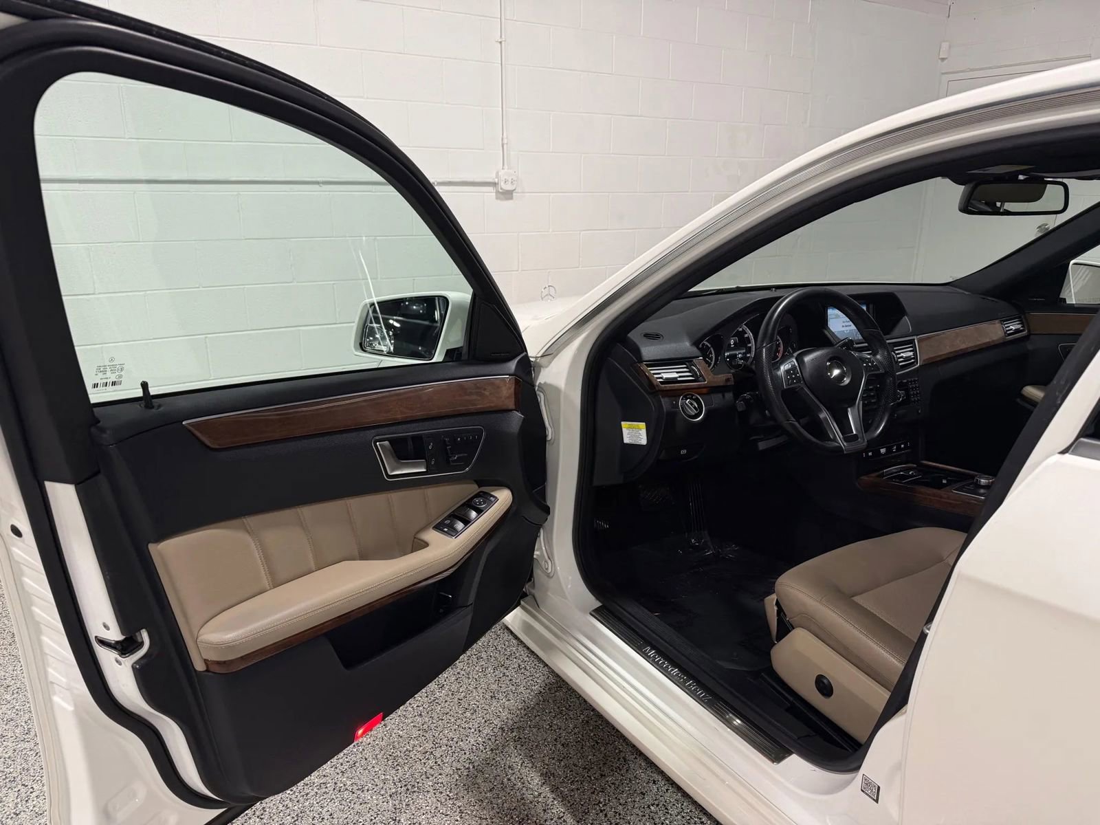 Used 2013 Mercedes-Benz E 350 4MATIC Sedan image 9