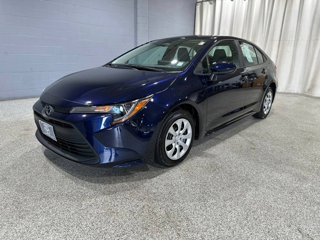 Certified 2025 Toyota Corolla LE FWD image 5