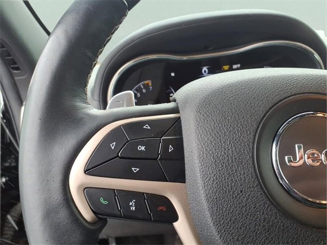 Used 2017 Jeep Grand Cherokee Overland w/ Jeep Active Safety Group image 15