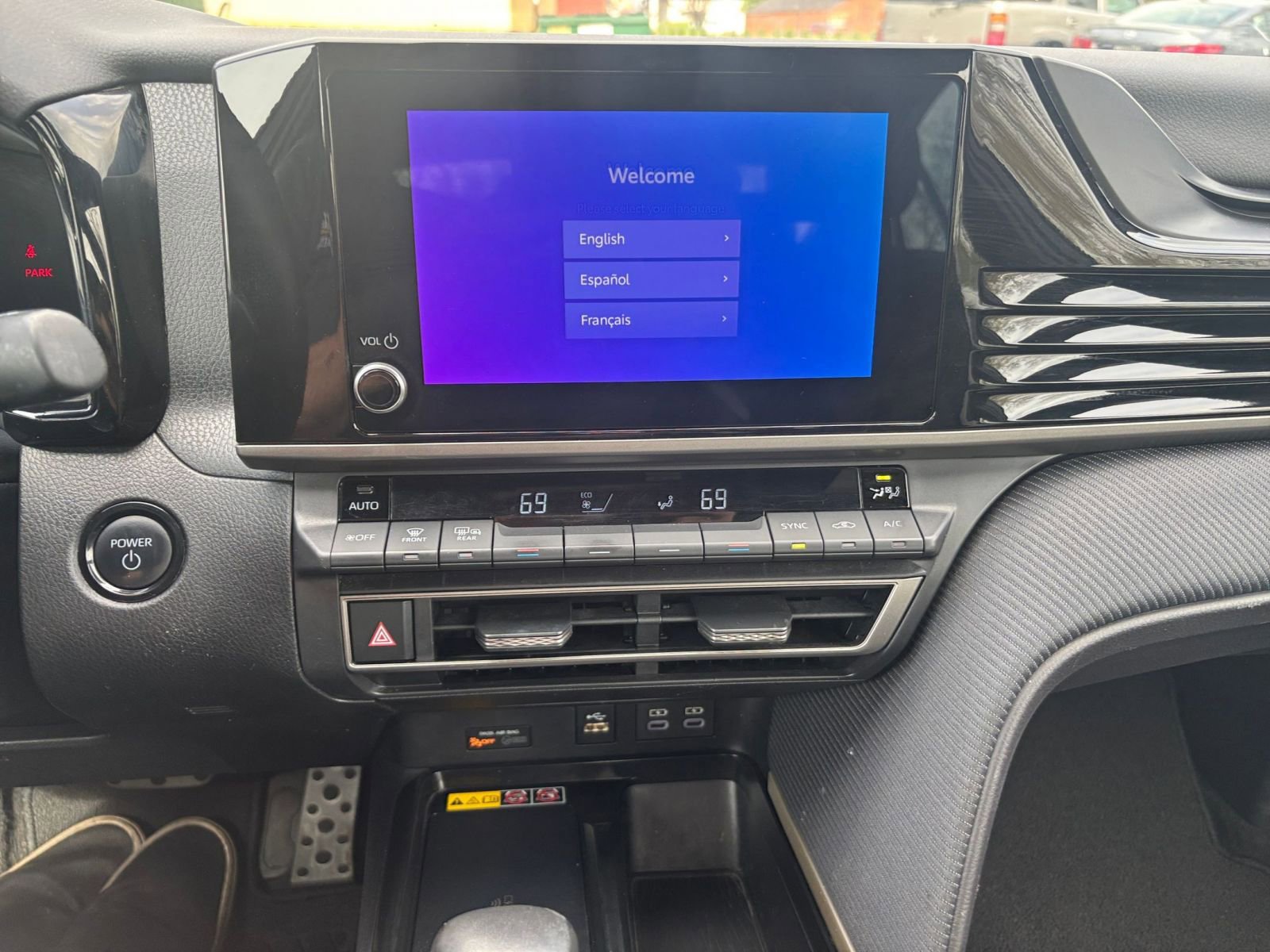 Used 2025 Toyota Camry SE image 17