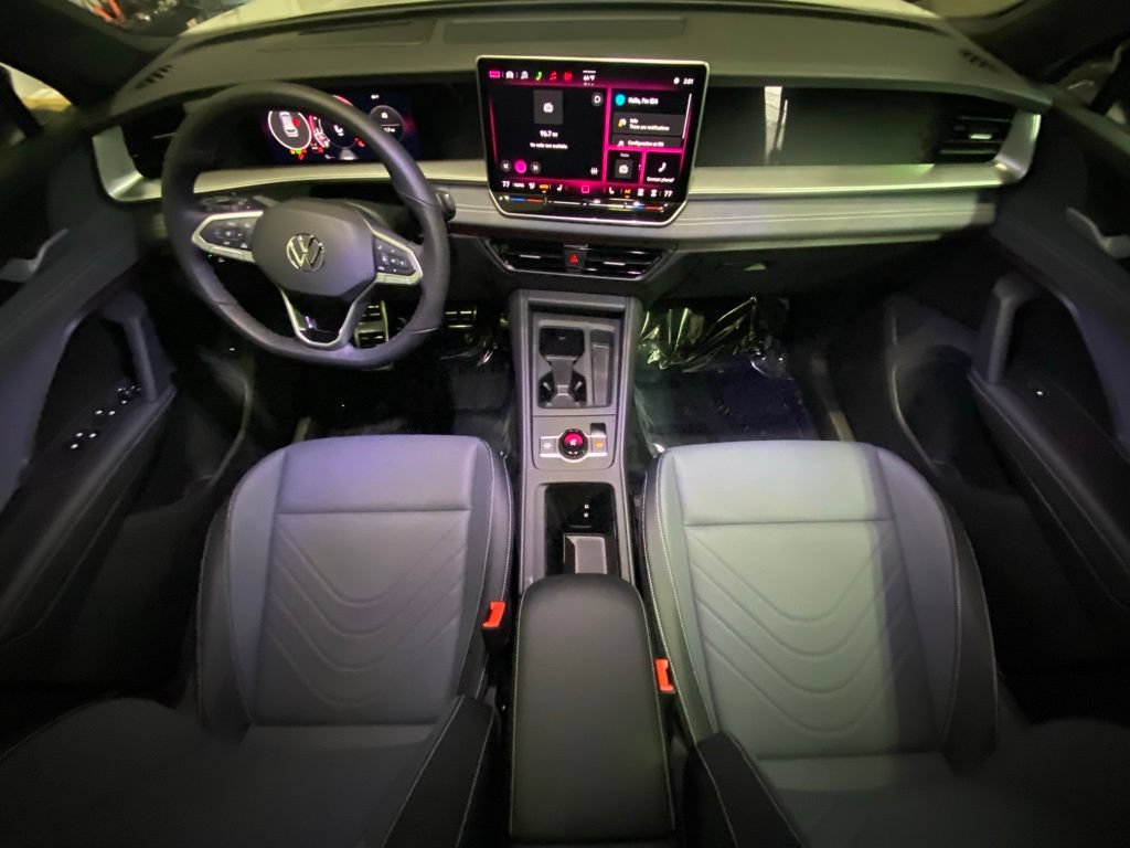 New 2026 Volkswagen Tiguan SE R-Line AWD/4WD image 10