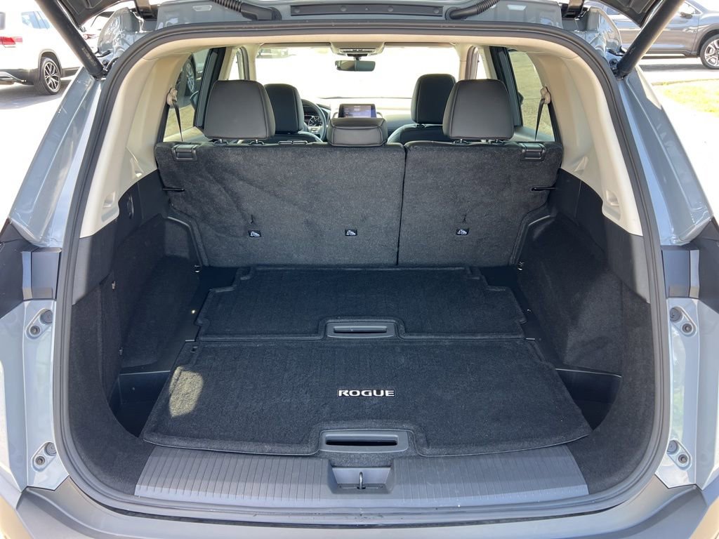 Used 2023 Nissan Rogue SL AWD/4WD image 14