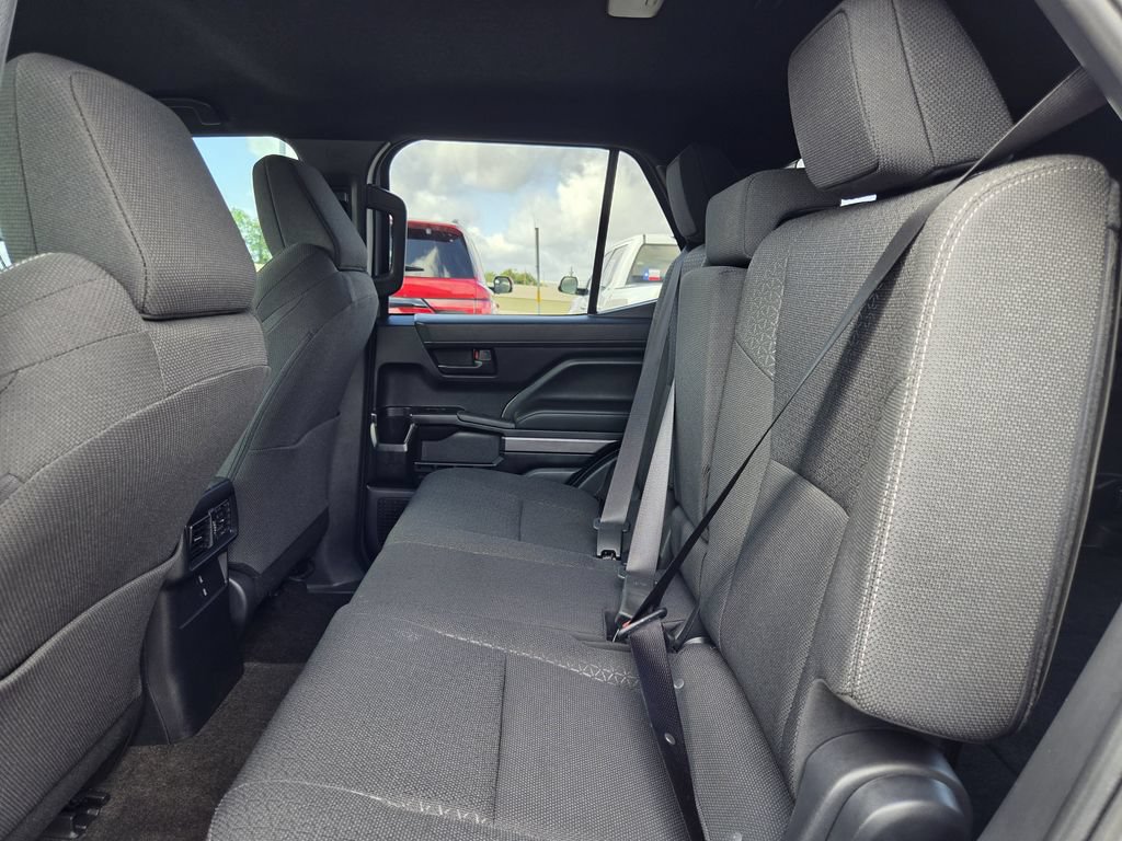 Used 2025 Toyota 4Runner SR5 AWD/4WD image 26