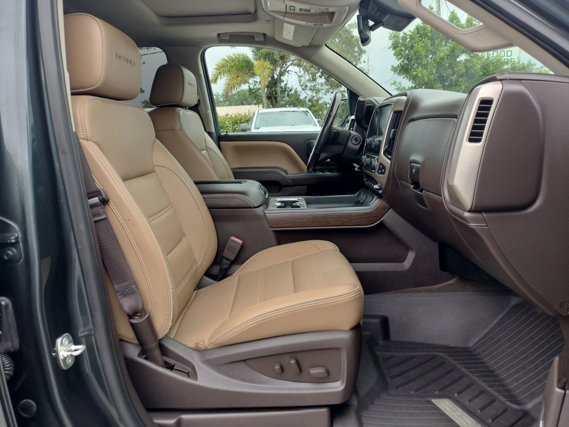 Used 2017 GMC Sierra 1500 Denali w/ Denali Ultimate Package AWD/4WD image 21