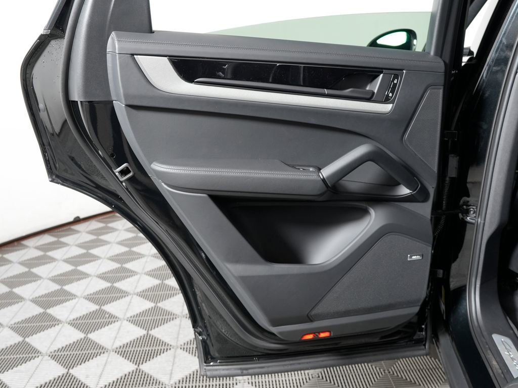 New 2026 Porsche Cayenne S AWD/4WD image 32