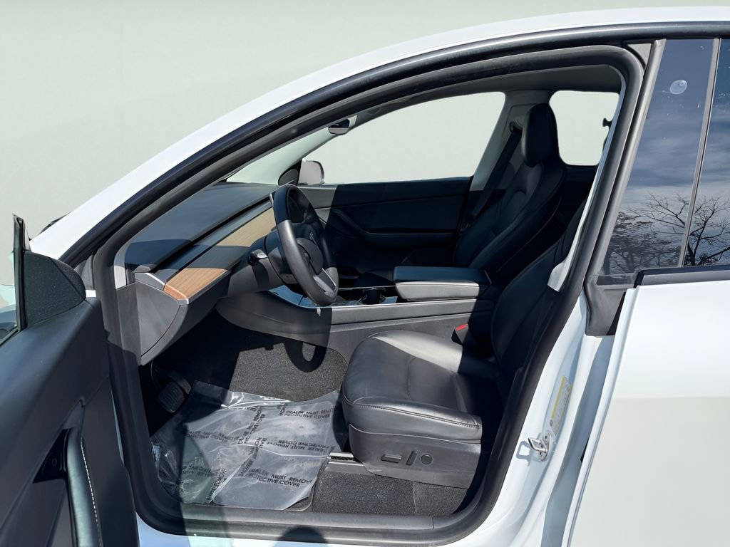 Used 2021 Tesla Model Y Long Range image 14