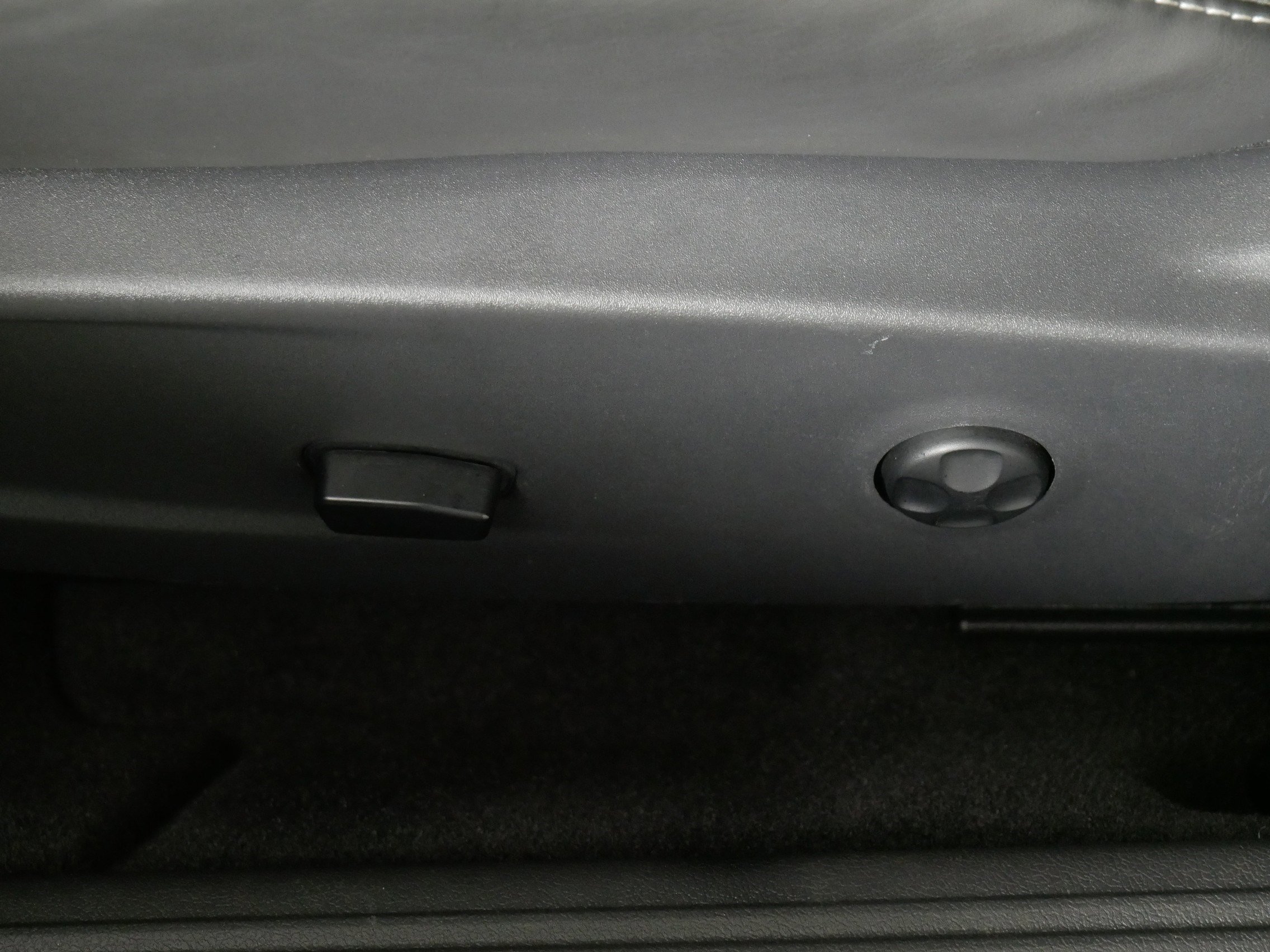 Used 2011 Dodge Challenger SRT8 w/ Green w/Envy Group image 20