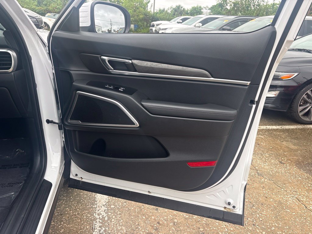 Used 2025 Kia Telluride AWD image 23