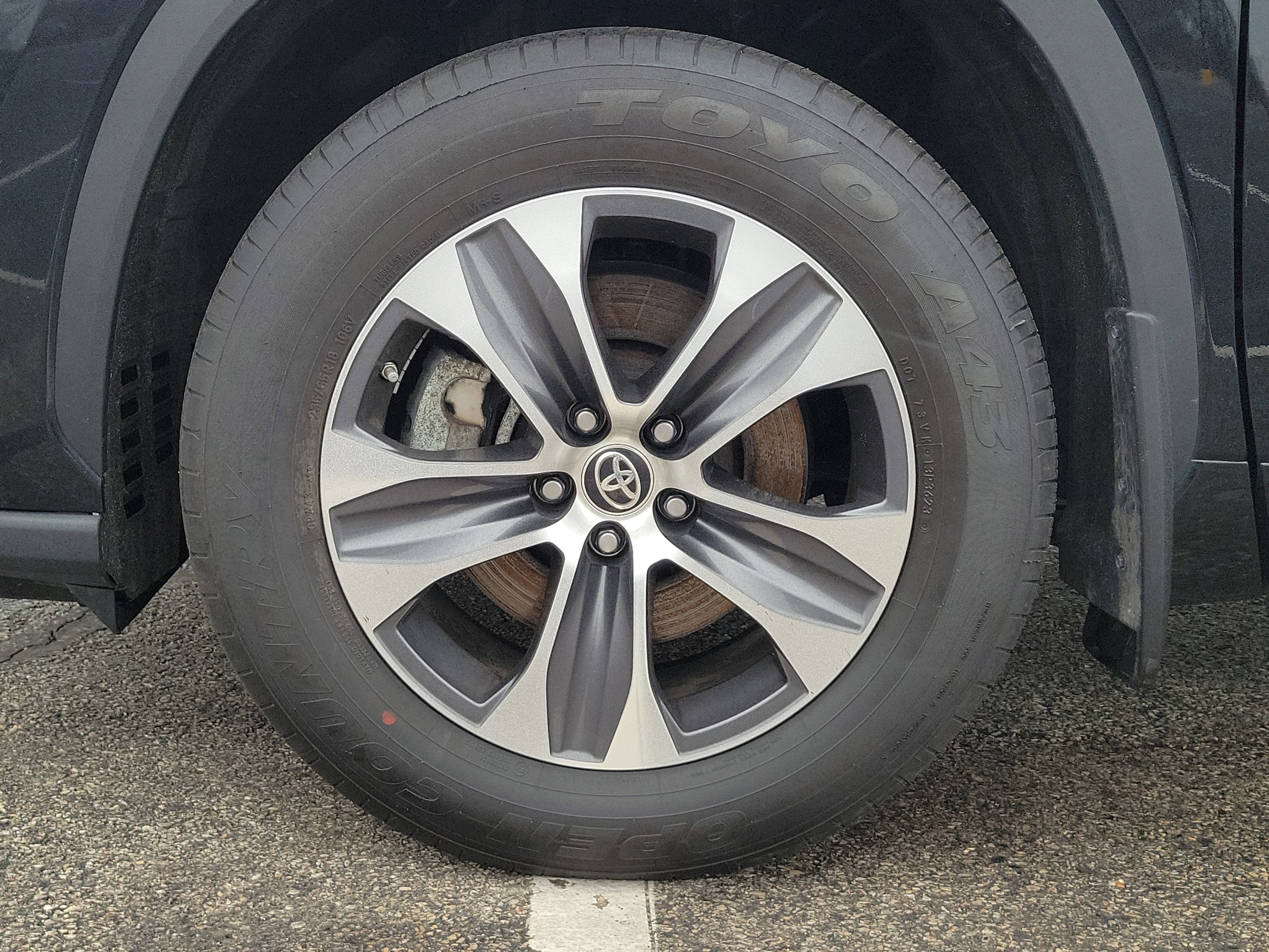 Used 2024 Toyota Highlander XLE image 5