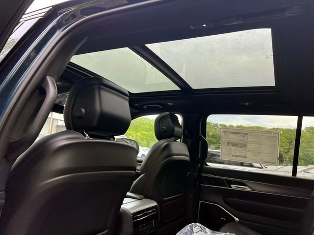 New 2026 Jeep Grand Wagoneer Limited AWD/4WD image 6