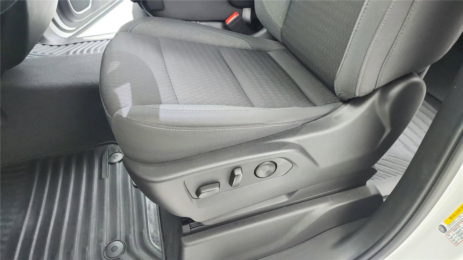 Used 2023 Chevrolet Silverado 1500 LT image 16