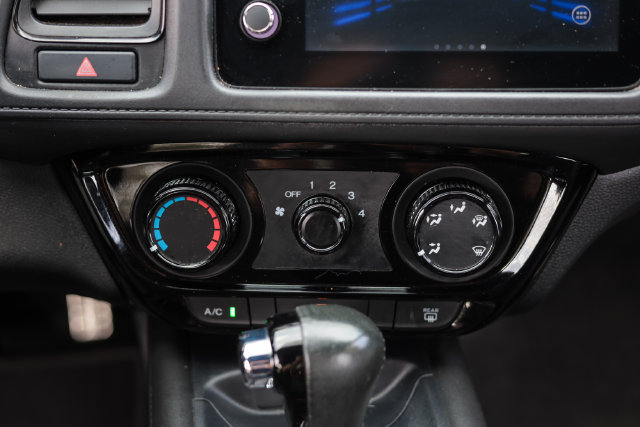 Used 2020 Honda HR-V Sport image 36