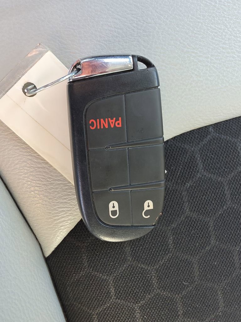 Used 2021 Jeep Compass Latitude image 32