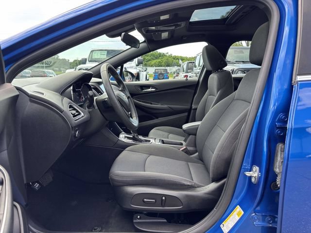 Used 2017 Chevrolet Cruze LT w/ Sun And Sound Package FWD image 3