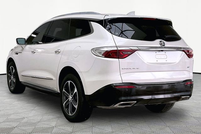 Used 2022 Buick Enclave Essence w/ Sport Touring Edition FWD image 4