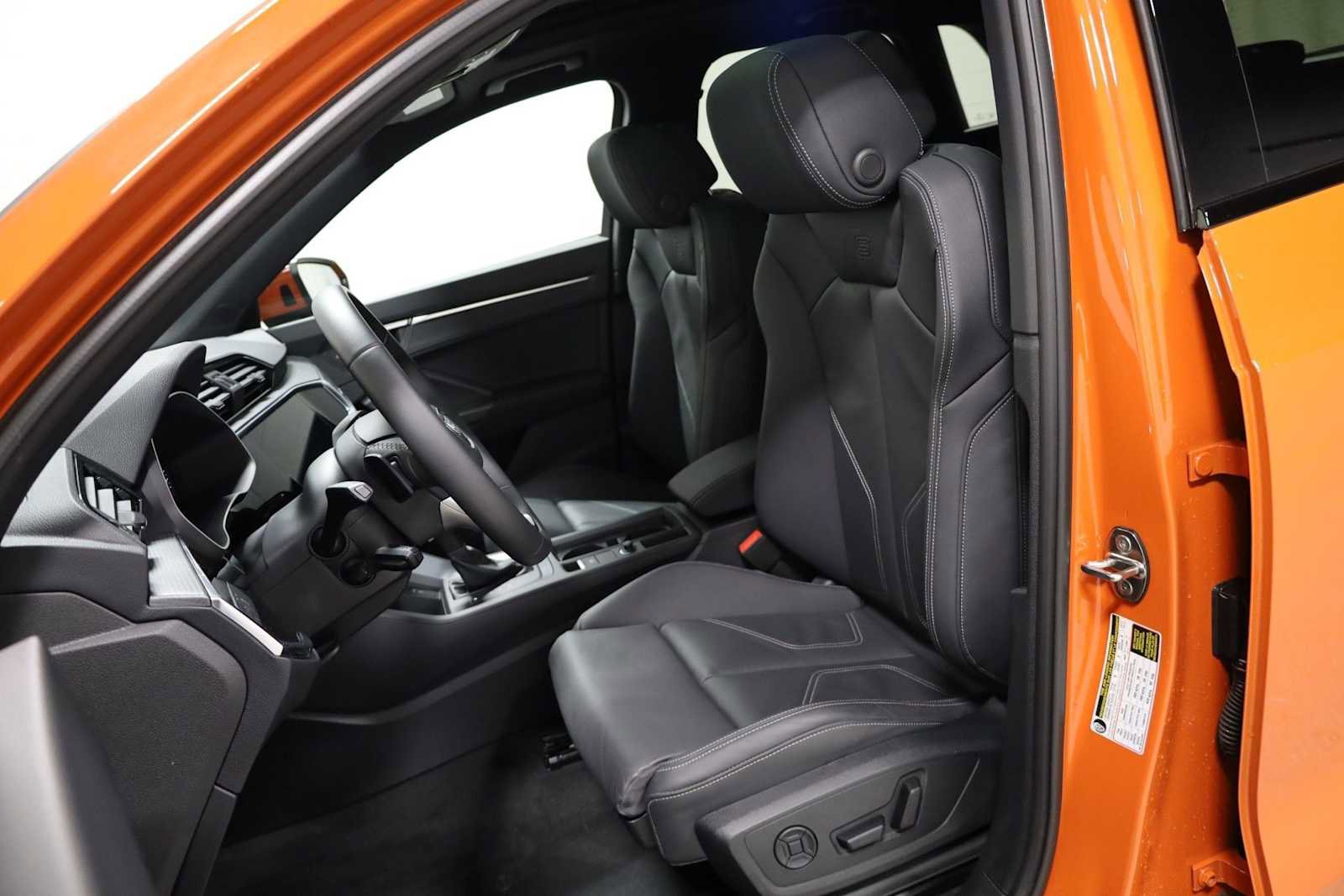 Certified 2025 Audi Q3 2.0T Premium w/ Black Optic Sport Package image 5