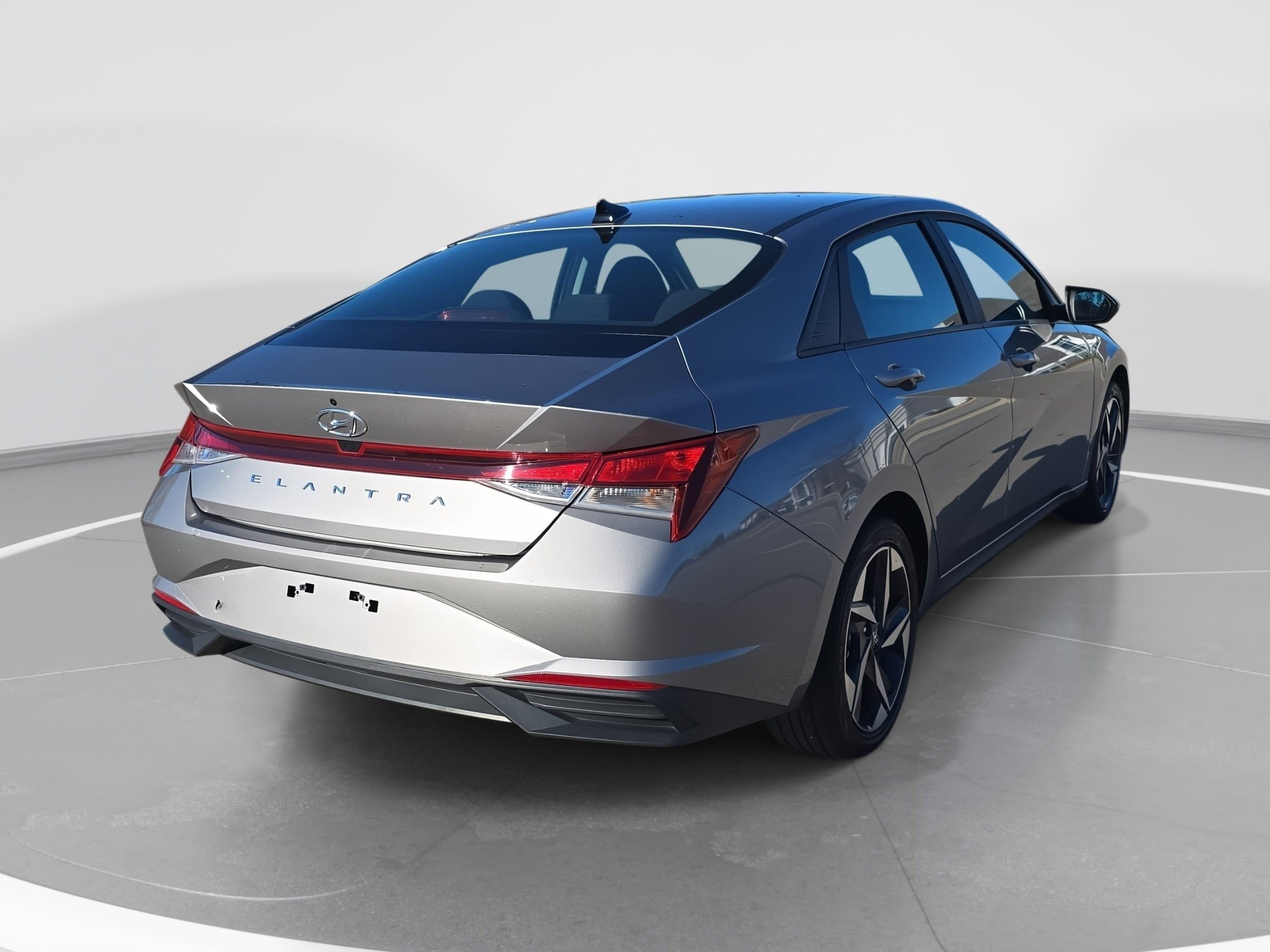 Used 2023 Hyundai Elantra SEL w/ Convenience Package image 5