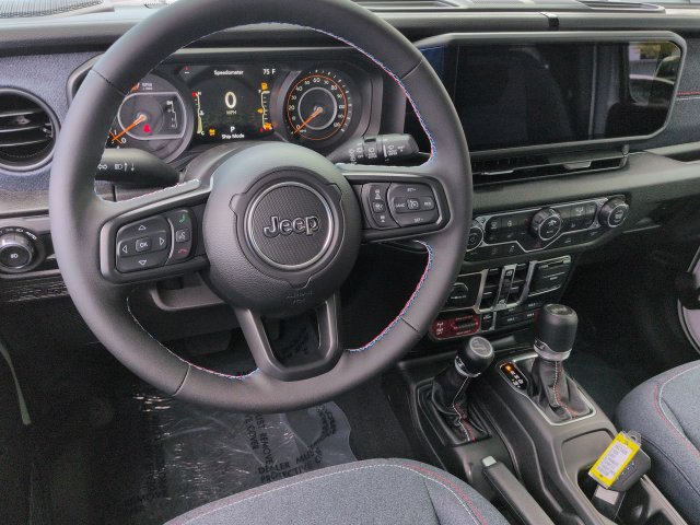 New 2026 Jeep Wrangler Unlimited Sport w/ Dual Top Group AWD/4WD image 14