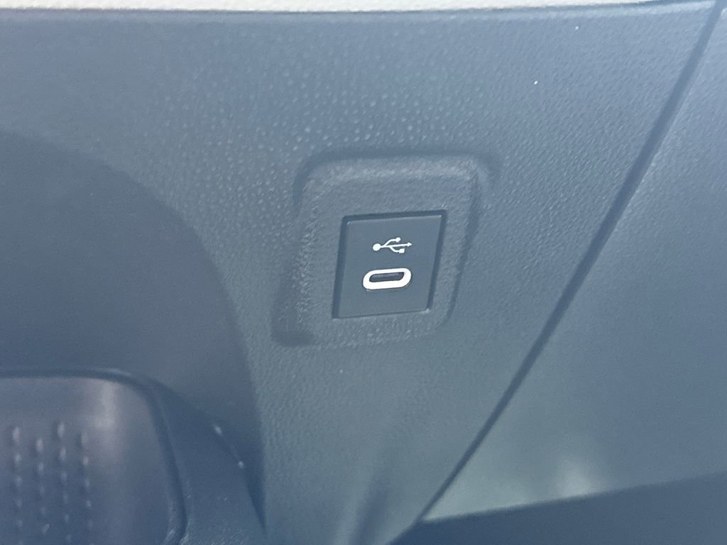 Used 2025 Toyota Corolla LE image 25