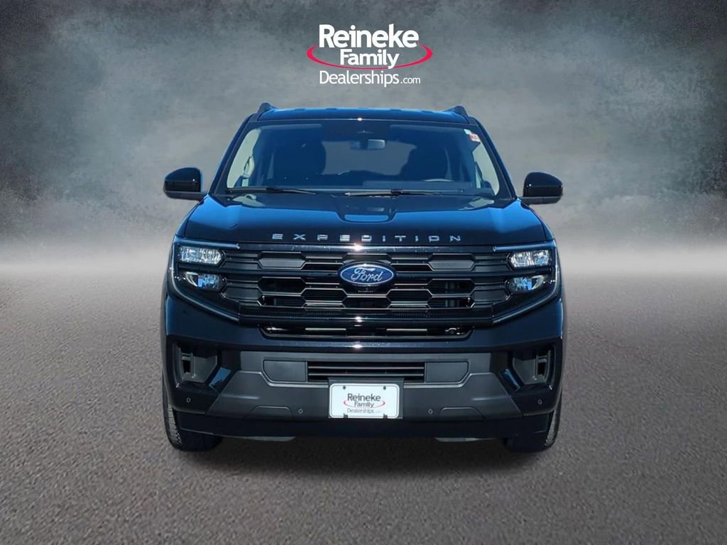 Used 2025 Ford Expedition Max Active AWD/4WD image 2