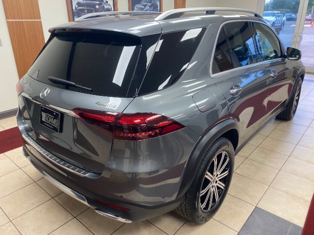 Used 2025 Mercedes-Benz GLE 450e 4MATIC w/ Driver Assistance Package image 2