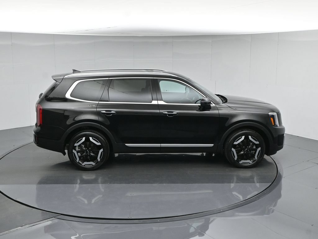 Used 2024 Kia Telluride S FWD image 43