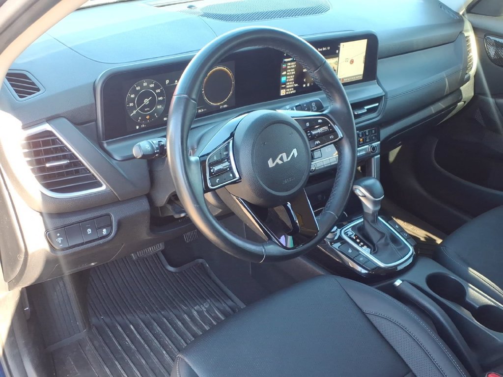 Used 2024 Kia Seltos EX FWD image 23