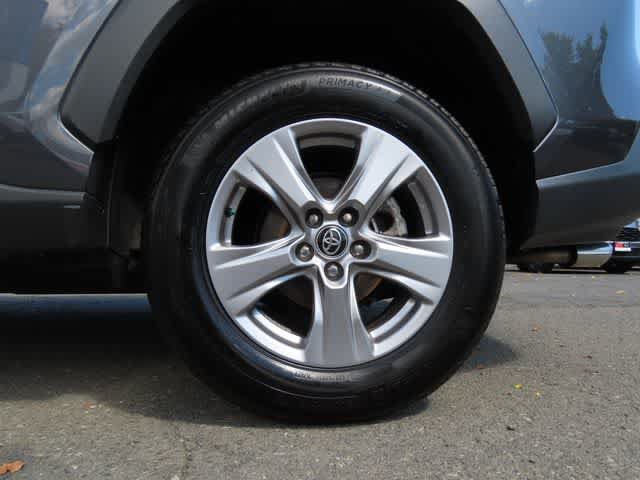 Used 2025 Toyota RAV4 XLE AWD/4WD image 9