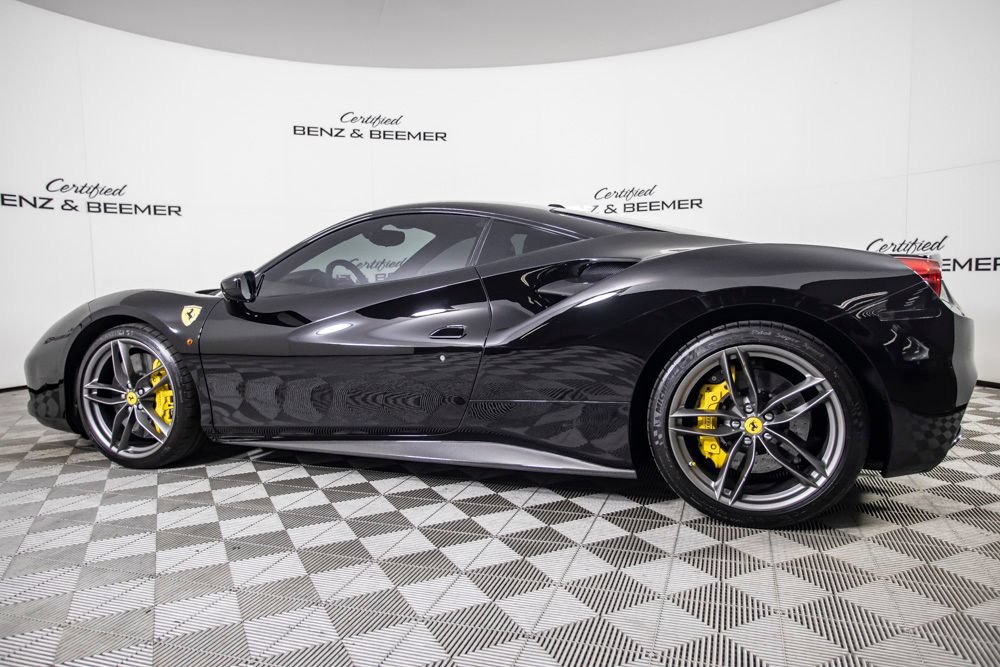 Used 2017 Ferrari 488 GTB RWD image 14