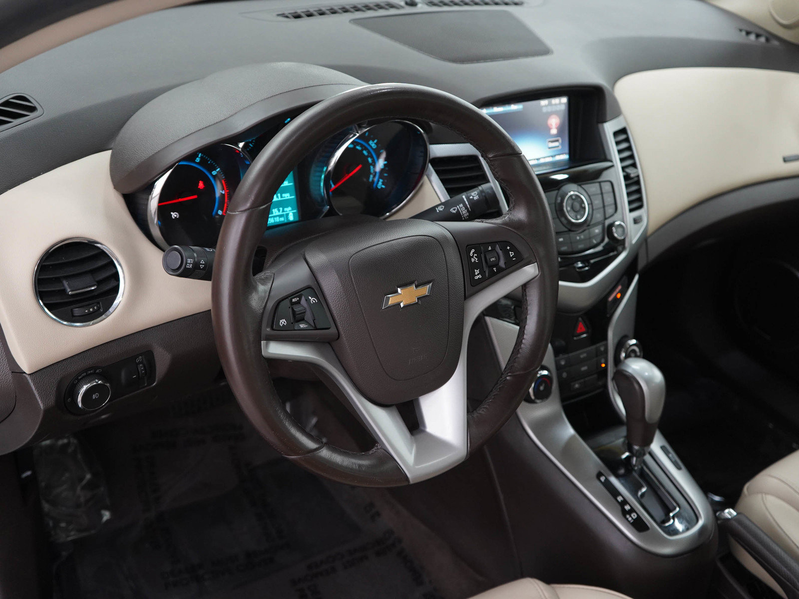 Used 2015 Chevrolet Cruze LTZ w/ Sun, Sound and Sport Package FWD image 19