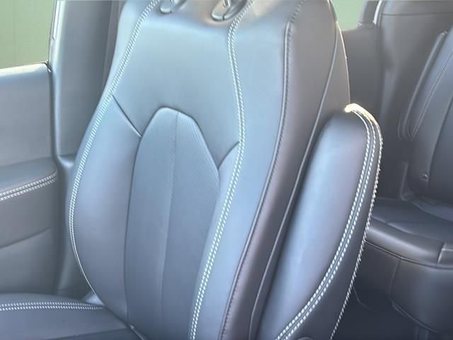 New 2026 Chrysler Pacifica Select FWD image 47
