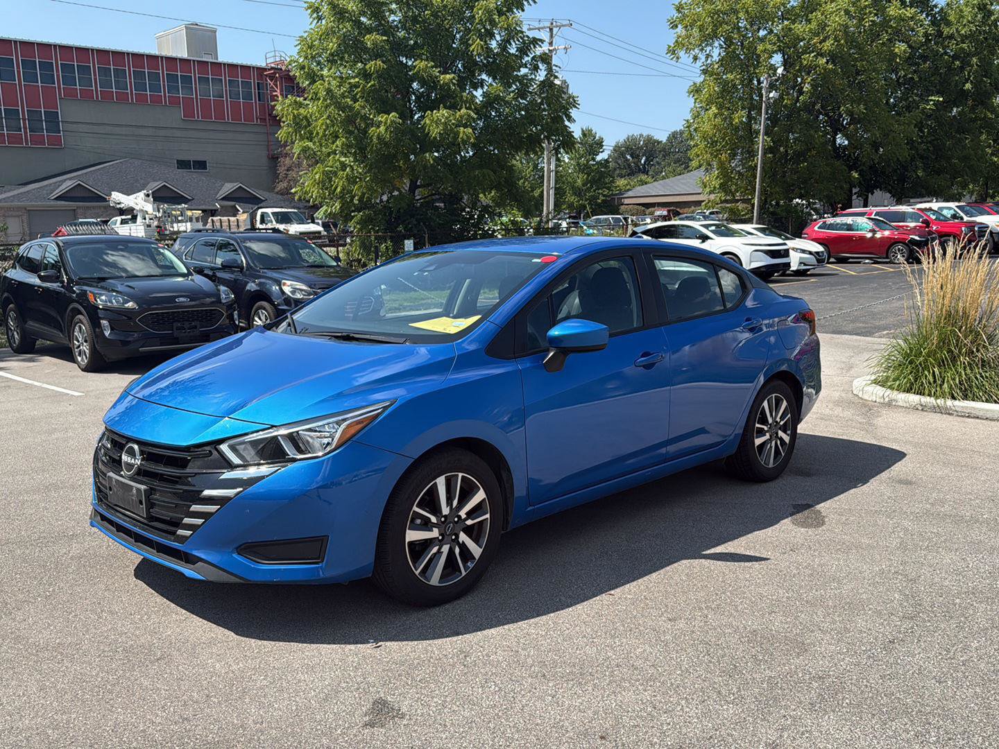 Used 2024 Nissan Versa SV FWD image 7