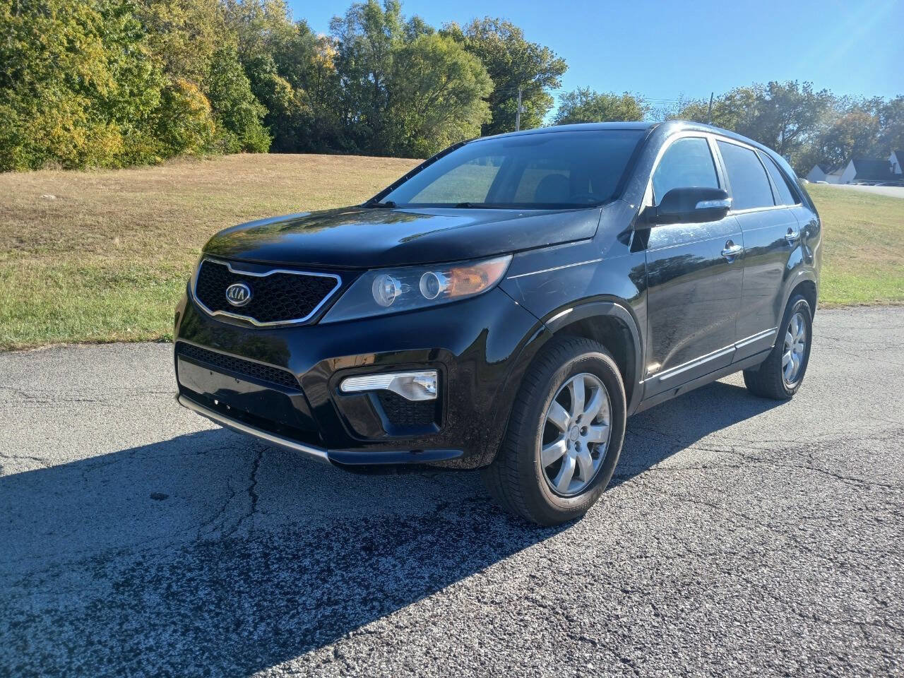 Used 2011 Kia Sorento LX image 2