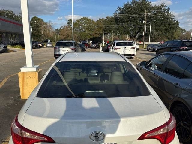 Used 2018 Toyota Corolla LE image 6