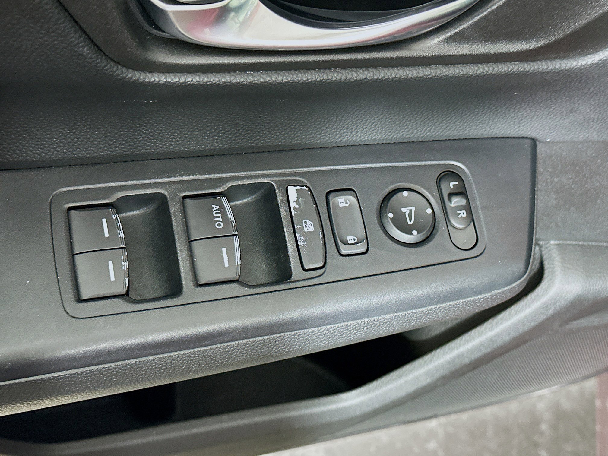 Used 2025 Honda CR-V LX image 15