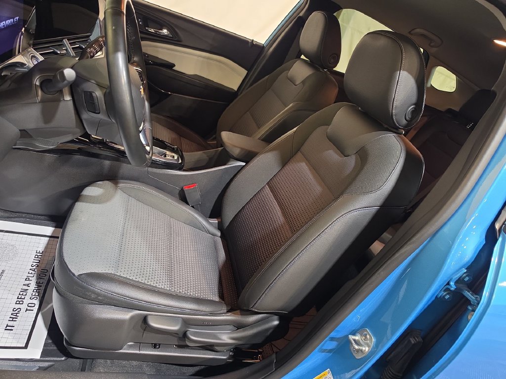 Used 2025 Chevrolet Trax LT w/ Driver Confidence Package FWD image 13