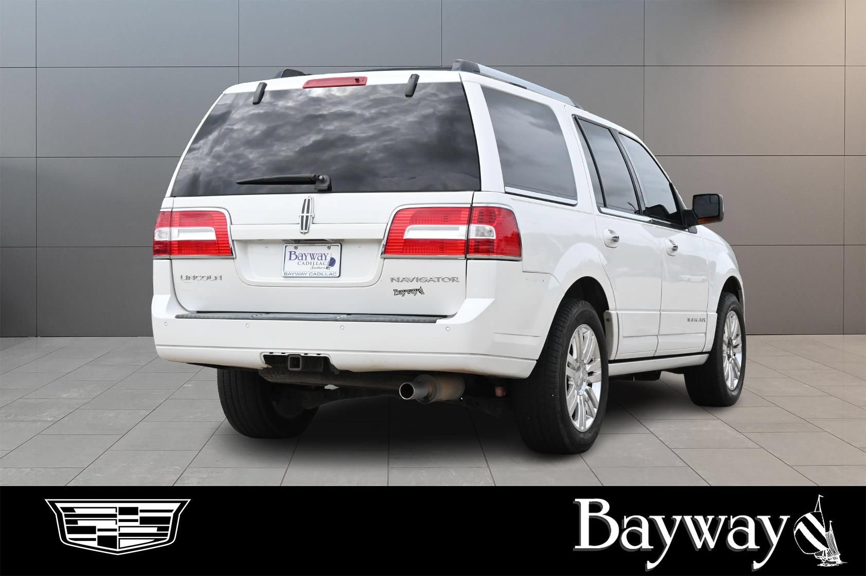 Used 2013 Lincoln Navigator 2WD w/ HD Trailer Tow Pkg image 6