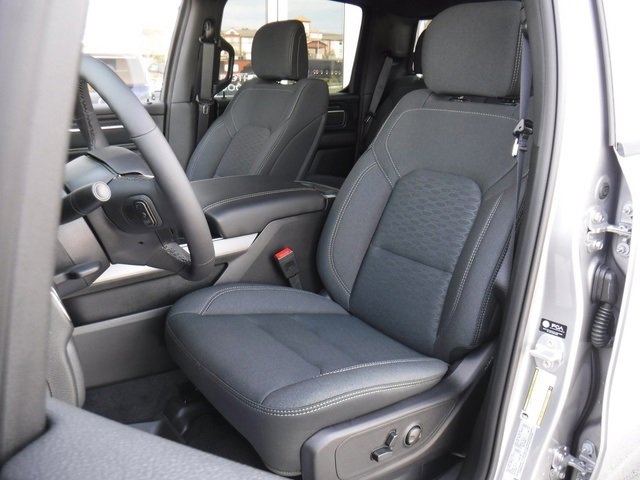 New 2026 RAM 1500 4x4 Crew Cab image 14