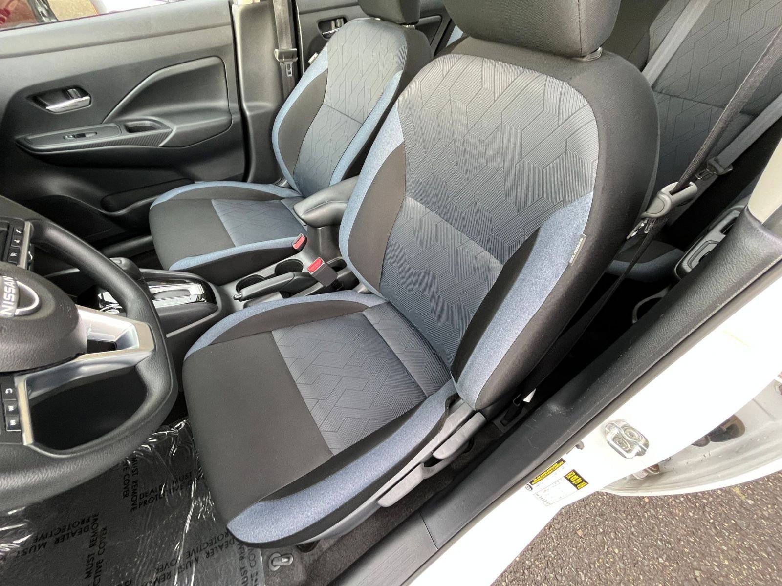 Used 2025 Nissan Versa SV image 36