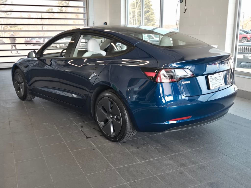 Used 2023 Tesla Model 3 Standard Range image 9