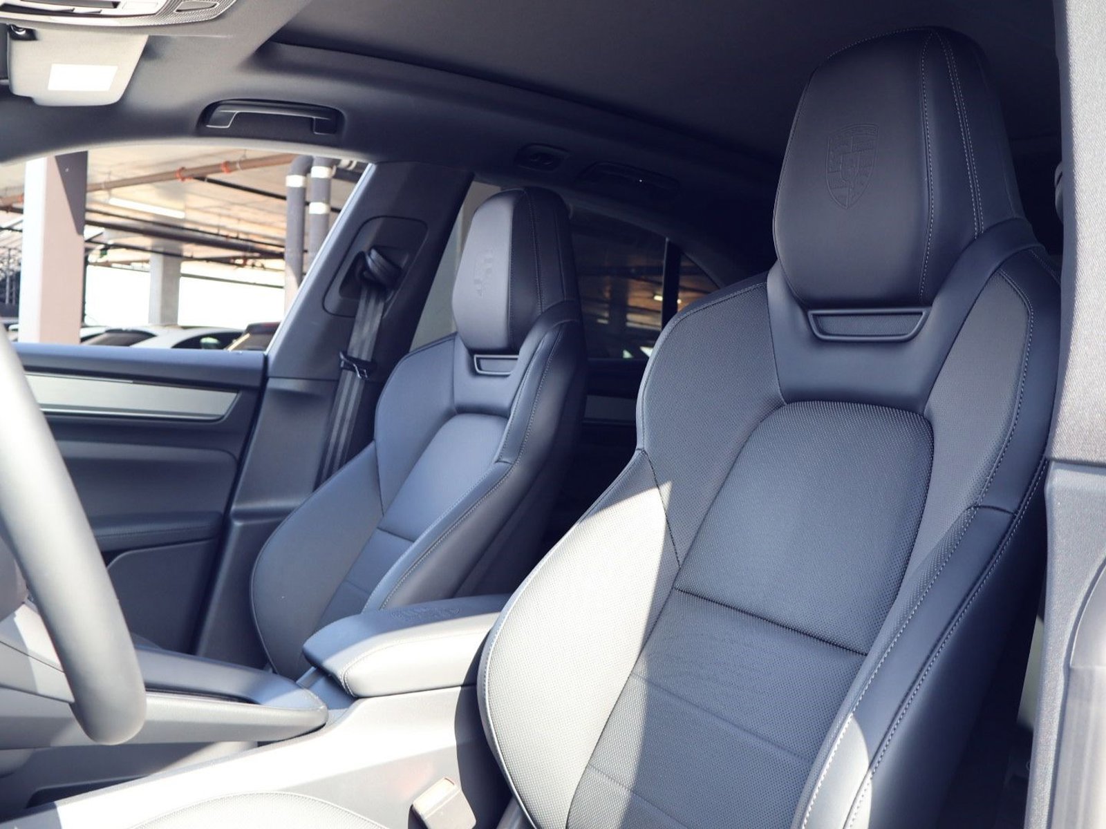 New 2025 Porsche Macan 4S Electric AWD/4WD image 5