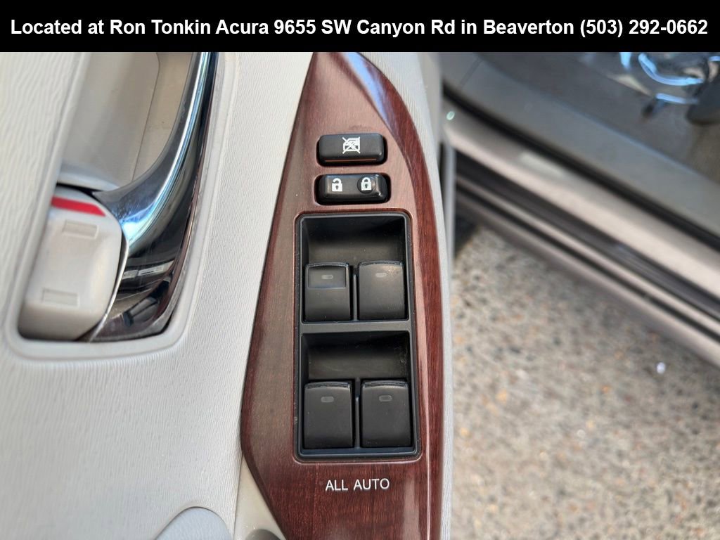 Used 2011 Toyota Sienna XLE image 13