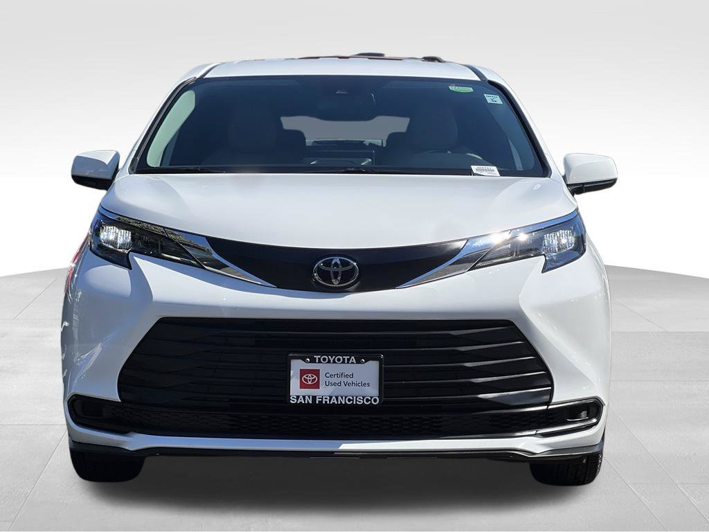 Certified 2026 Toyota Sienna LE AWD/4WD image 8