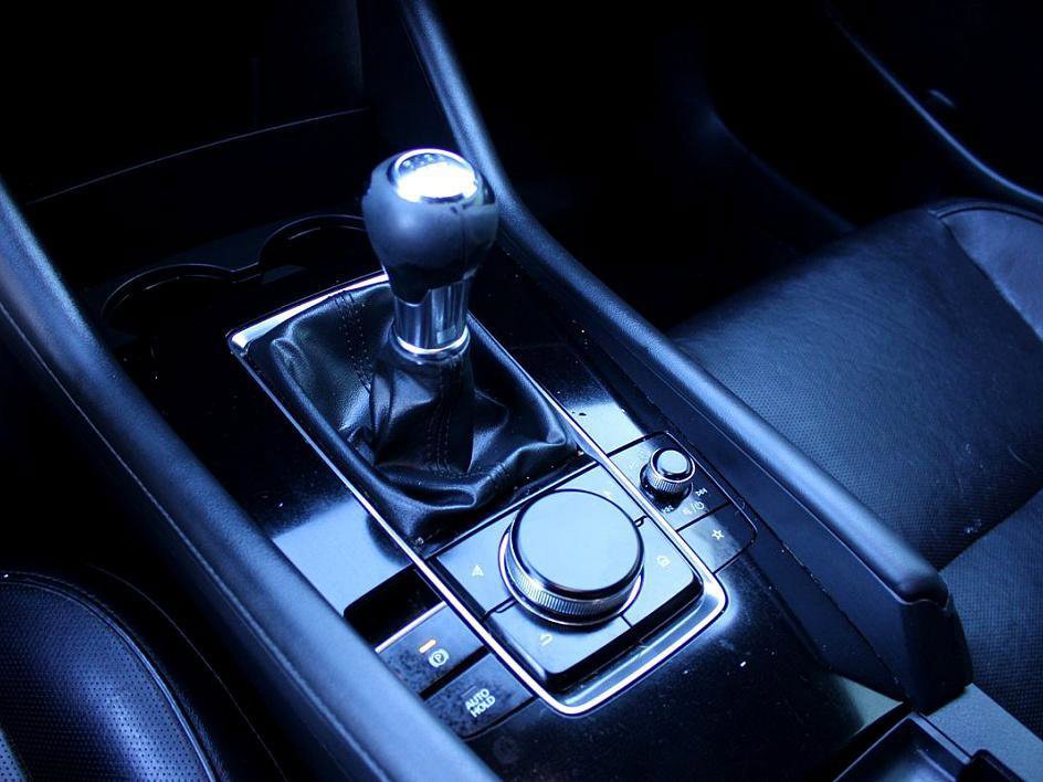 Used 2019 MAZDA MAZDA3 Hatchback w/ Premium Package image 28